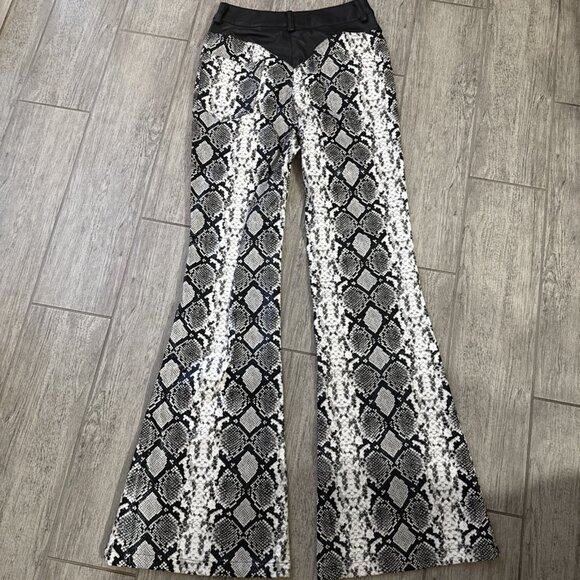 AKIRA Snakeskin black White Bootleg Leather Flare Pants- Small - Picture 5 of 6